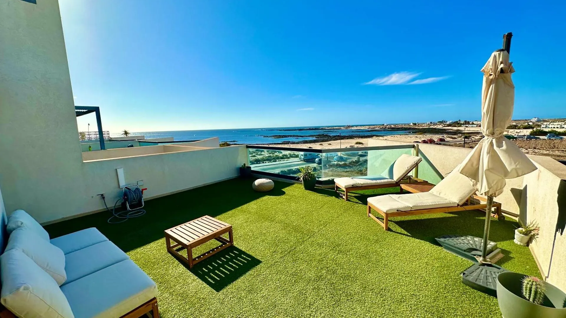 Apartamento Villa Bruno Con Vistas Al Mar, Primera Linea De Playa contacts